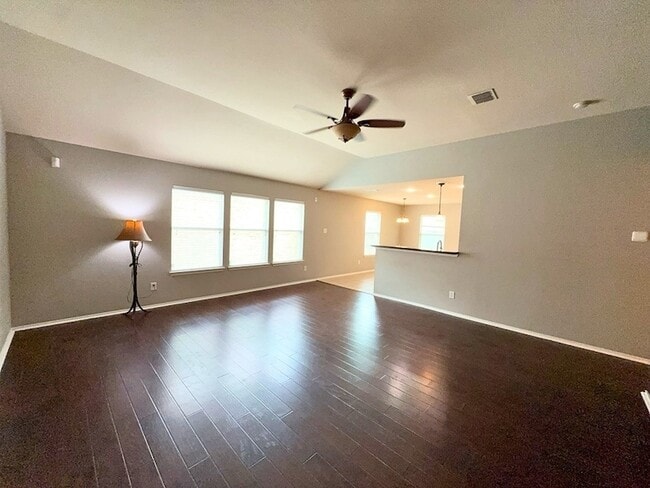 Building Photo - 9120 Goldenview Dr