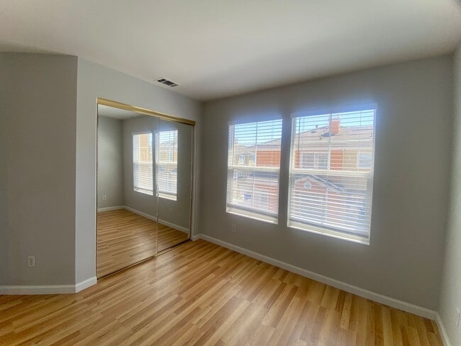 Building Photo - Condo for rent! Downtown Liberty Common Co...