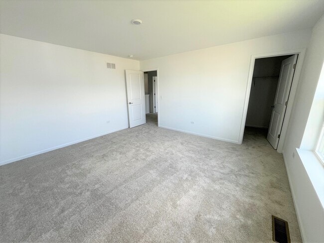 Building Photo - 218 Rhinebeck Wy