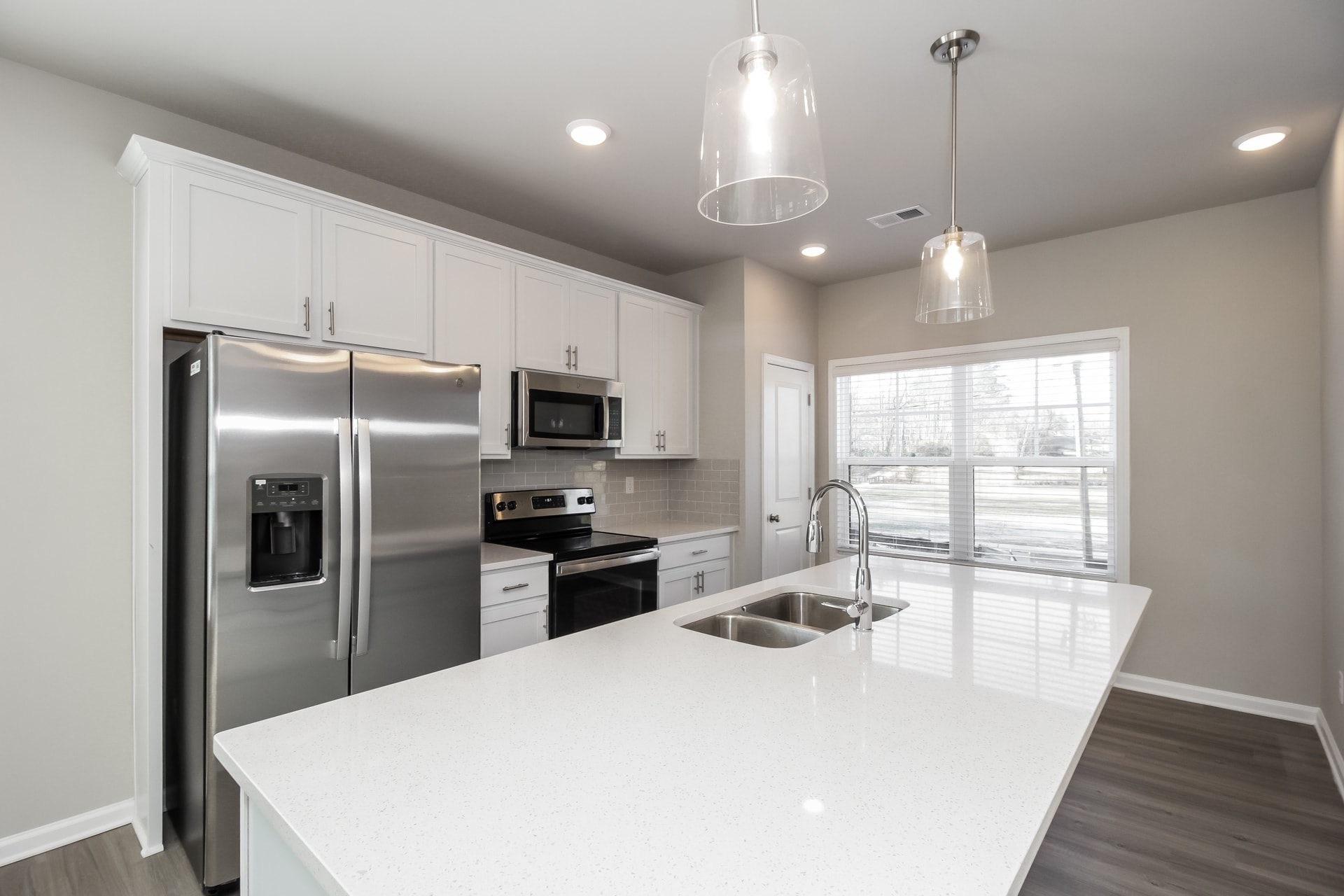 Building Photo - 719 Calvin Pk Dr