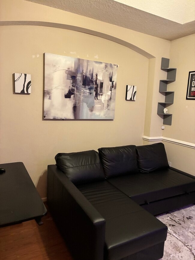 Building Photo - 3089 Williamsburg Ct