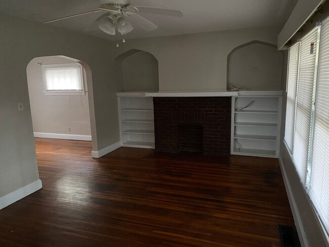 Building Photo - 3 Bedroom 1 Bathroom Single Family Home, N...