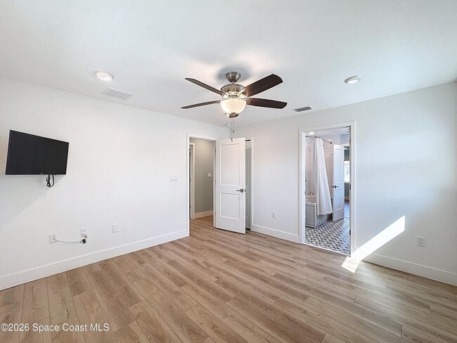 Building Photo - 1707 Shore Dr