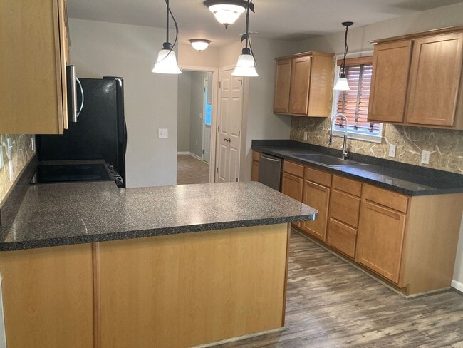 Building Photo - Charming 4BR/3BA Home in Azalea Acres – A Must-See