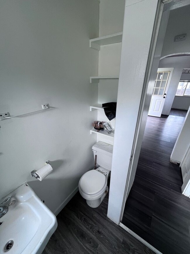 Building Photo - Beautiful Home