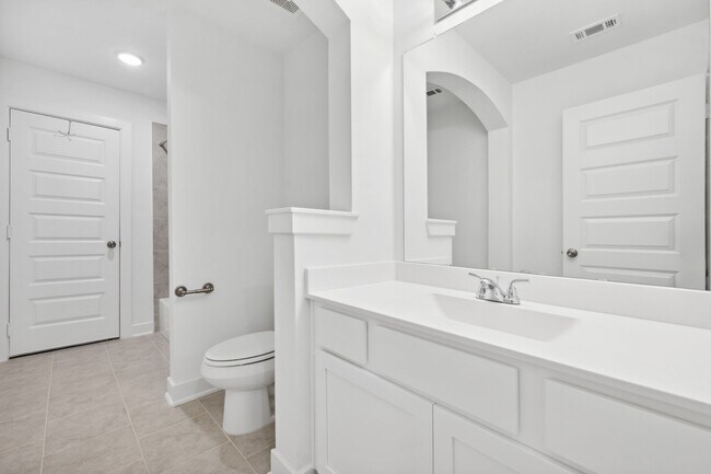 Building Photo - 863 Sarasota Shore Dr