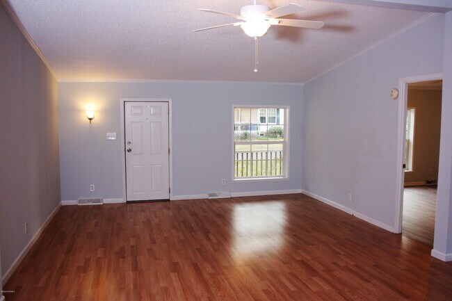 Building Photo - 811 Red Lighthouse Ln