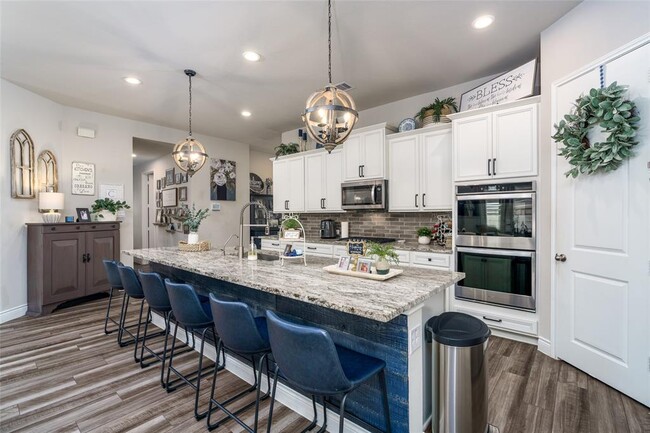Building Photo - 31403 Raleigh Creek Dr