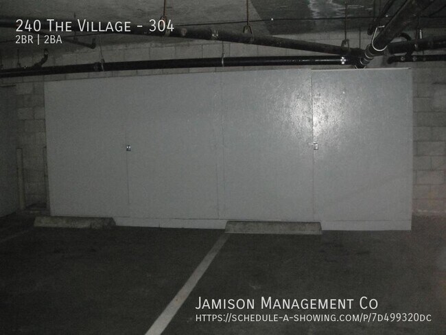 Building Photo - 240 The Vlg
