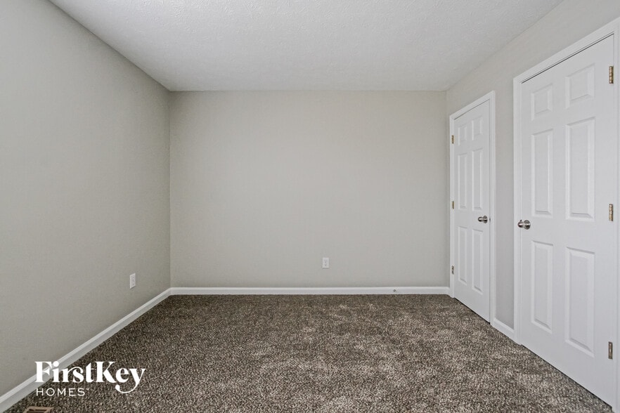 Building Photo - 6250 Twyckenham Dr