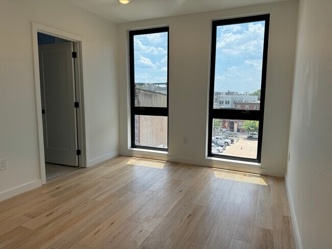 Building Photo - 1623 Christian St