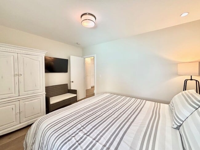 Building Photo - 3628 Ocean- MFR