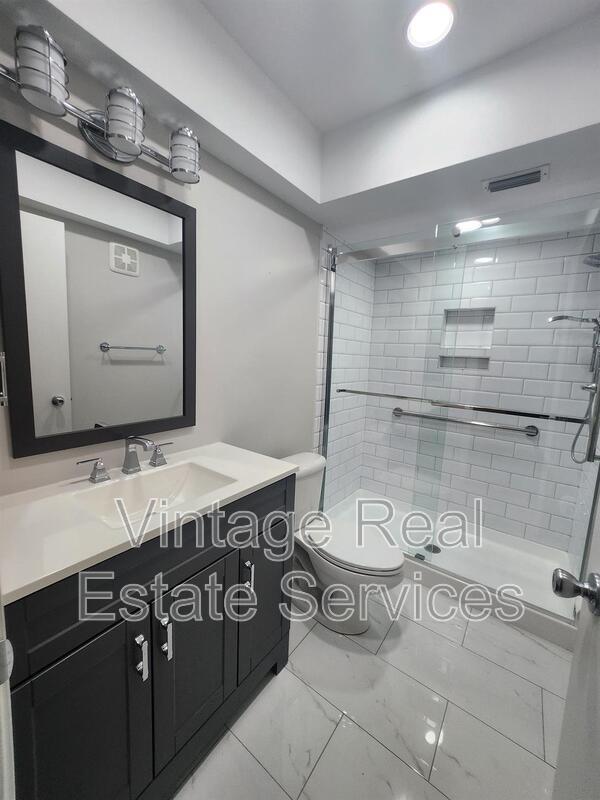 Building Photo - 2842 Highlands Blvd