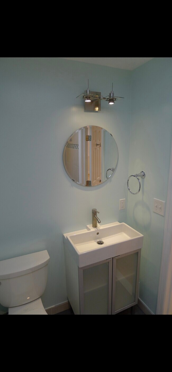 Building Photo - 278 Valley View Road