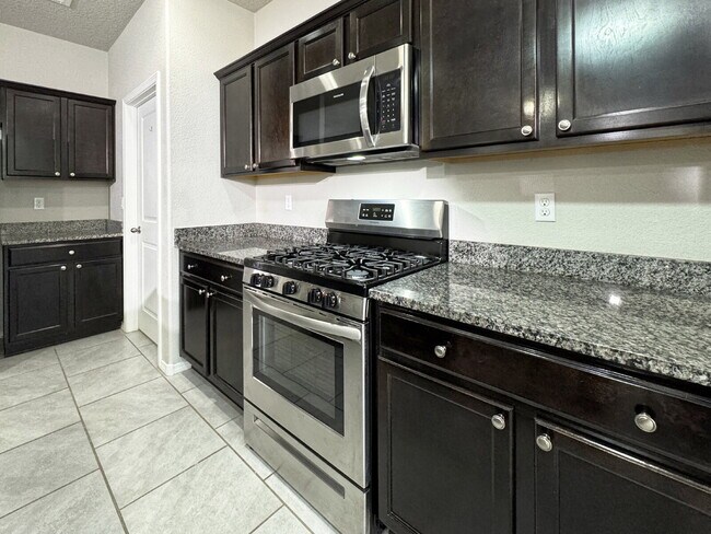 Building Photo - Wonderful, Newer 4 BR Home in Cleveland Heights!