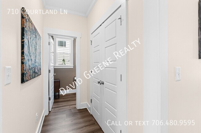 Building Photo - 710 Courtland Ln