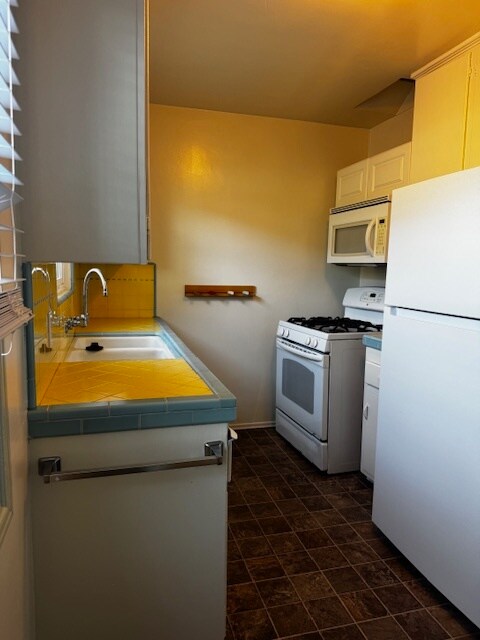 Primary Photo - 4449 Dawson Ave