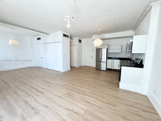 Building Photo - 690 SW 1st Ct