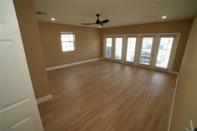 Building Photo - 205 Indian Point Cir