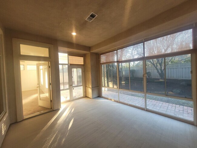 Building Photo - Sun City Roseville