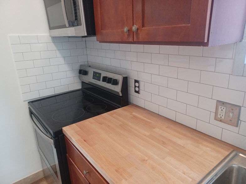 Block Countertops - 4380 Chouteau Ave