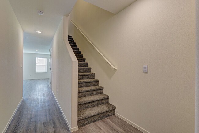 Building Photo - Brand new 3 bedroom Town House by DR Horto...