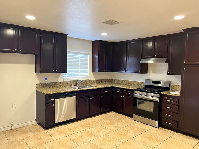 Building Photo - 12541 Softwind Dr