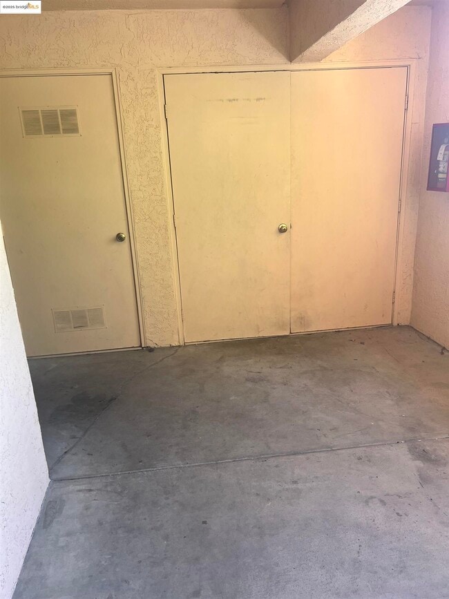 Building Photo - 2270 Renwick Ln