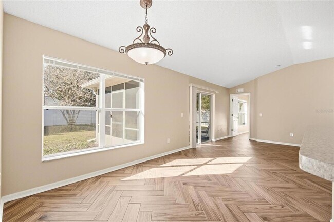 Building Photo - 4 Red Oak Pl