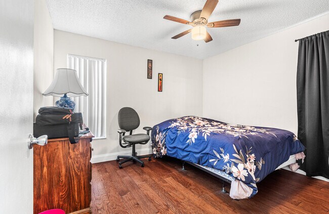 Building Photo - 8541 NW 51st Ct