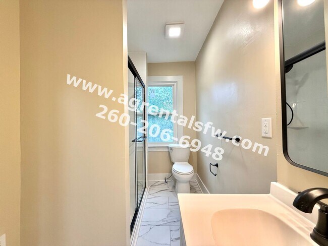 Building Photo - 1829 Broadway