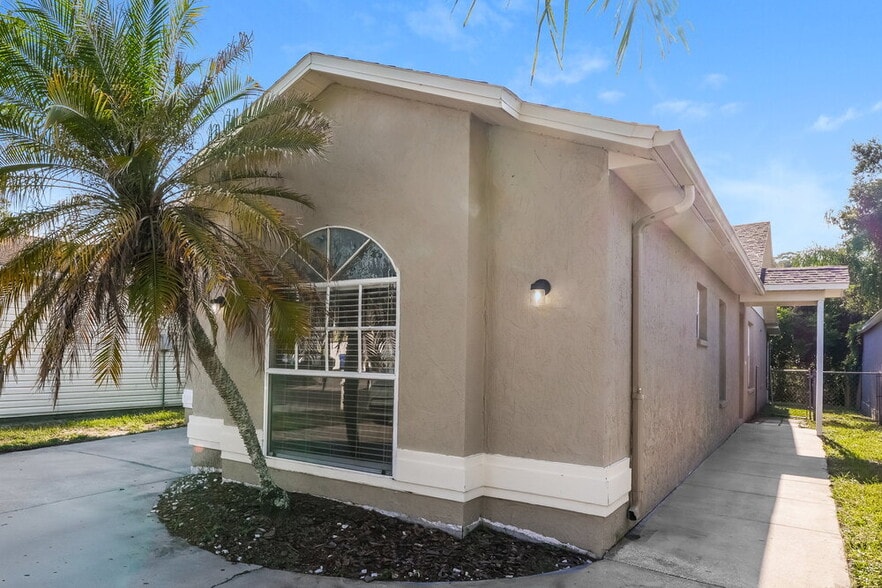 Building Photo - 4313 Longshore Dr