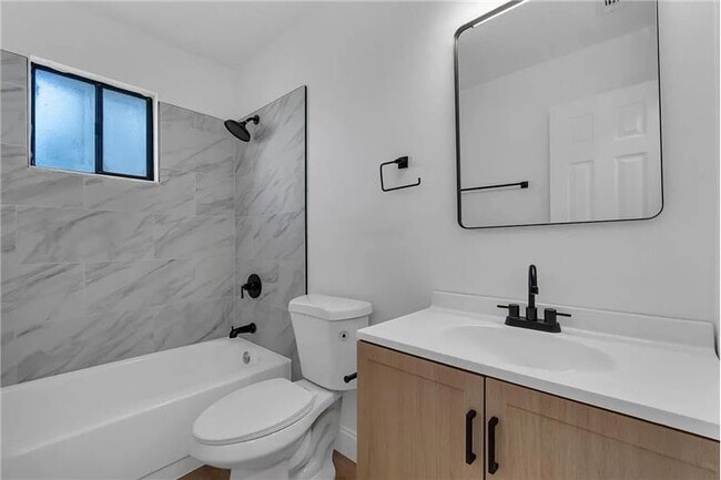 Building Photo - 322 Ixora Ave NW