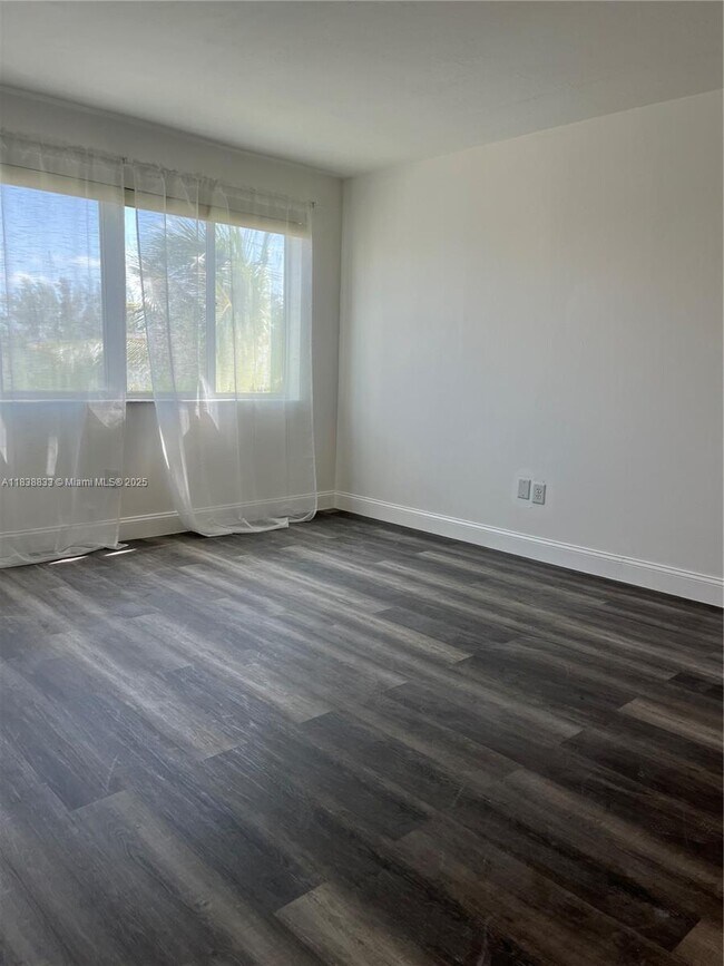 Building Photo - 14830 Naranja Lakes Blvd