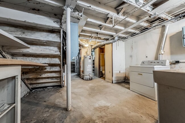 Building Photo - Beautiful 3 beds, 1.5 bathroom home with b...