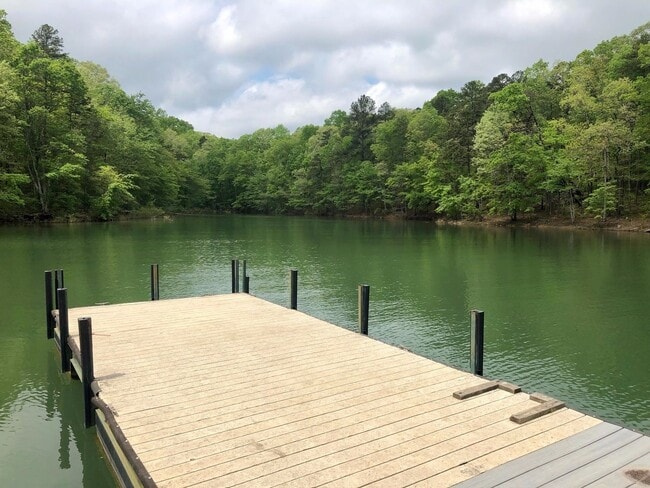 Building Photo - Cute Spacious Condo in Harts Cove!