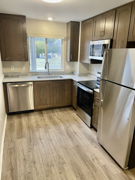 Building Photo - 15280 Arno Dr