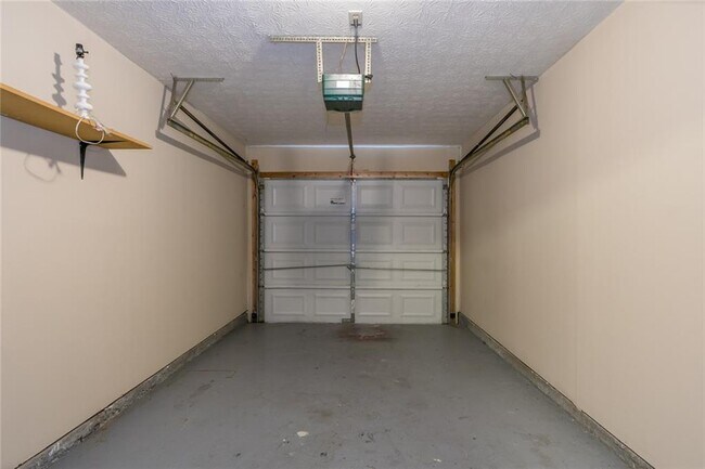 Building Photo - 2375 Lexington Ln