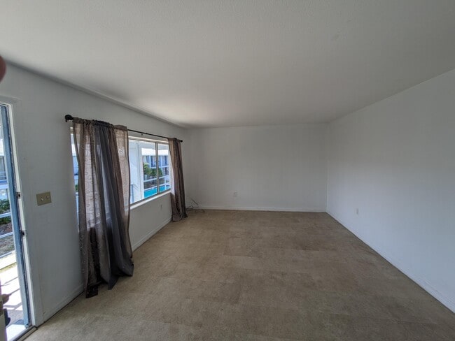 Building Photo - 140 Minna Ln