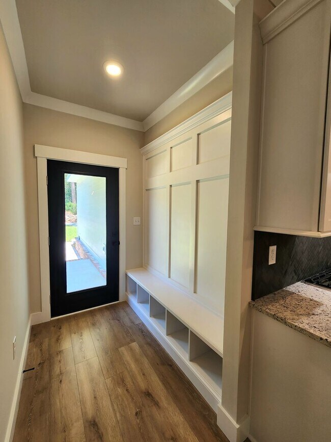 Building Photo - Stunning new executive home in Gulf Shores!