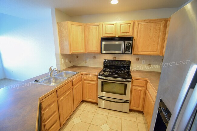 Building Photo - 127 Bayside Cir