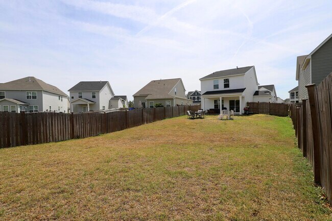 Building Photo - 1052 Ashcroft Cir