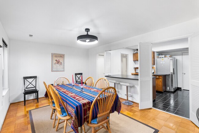 Building Photo - 110 Cross Keys Rd