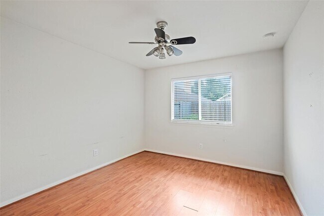 Building Photo - 16614 New Market Ln