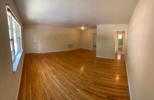 Living room - Hollywood Gardens Apartments