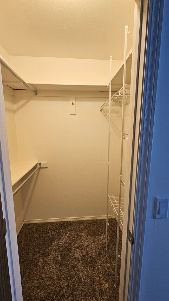 Building Photo - 3330 Queen Anne Way