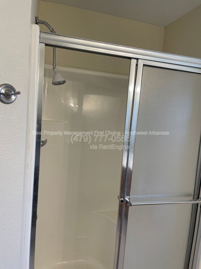 Building Photo - 511 Brookfield Dr