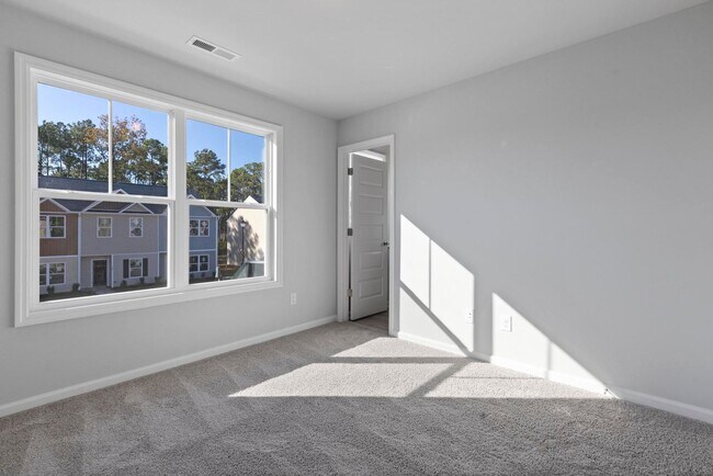 Building Photo - Townhouse For Rent in Holly Ridge