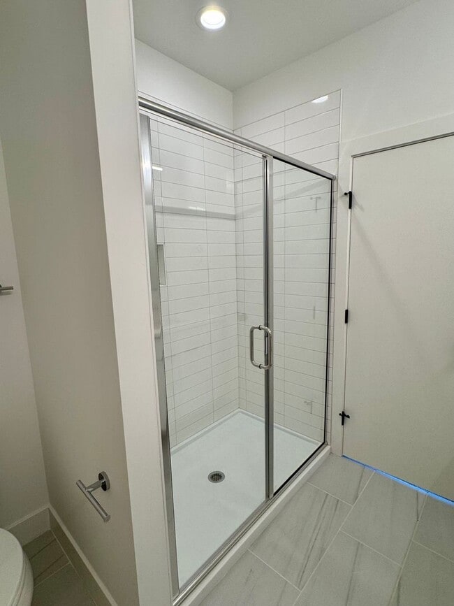 Building Photo - 1408 Sawyer Rd