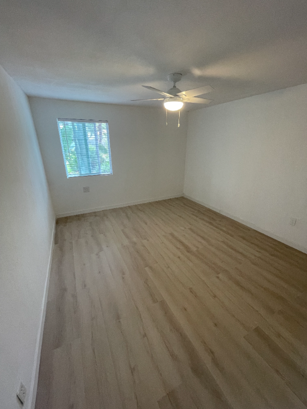 Building Photo - 405 Beaumont Dr